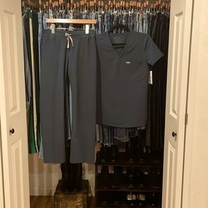 NEW! Figs Dark Harbor Blue XS Caterina one, XXS Petite Livingston Pant